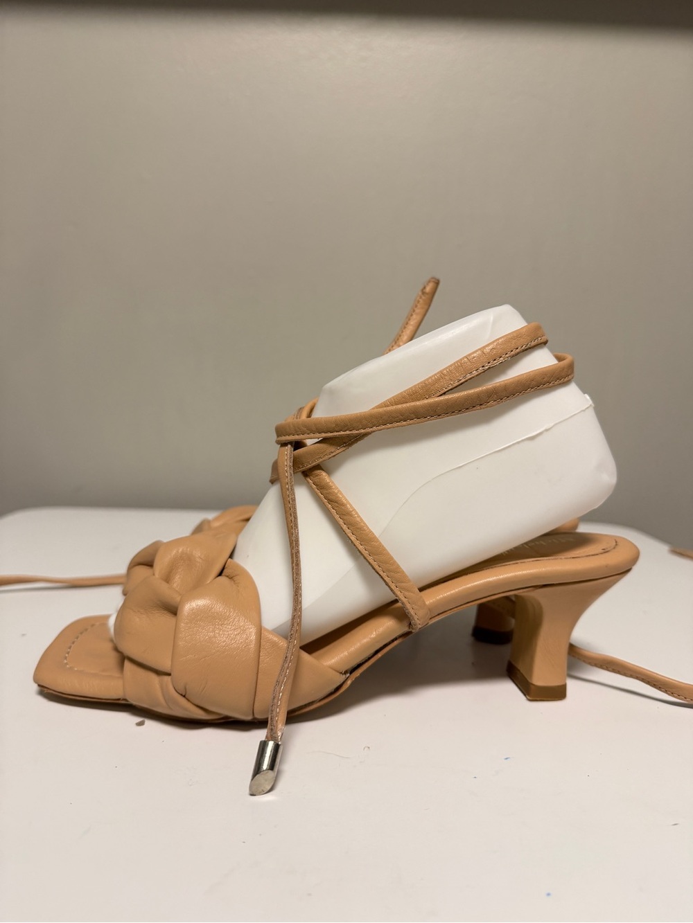 Michele Lopriore Leather Lace Up Sandals Kitten Heel Square Toe Beige EU 39 US 9